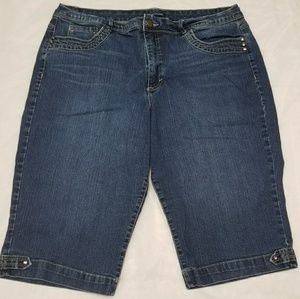 💎8FOR$25SALE-Bandolino at the Knee Jean Shorts