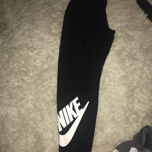 NIKE capri leggings