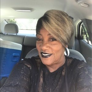 Meet your Posher, Gloria