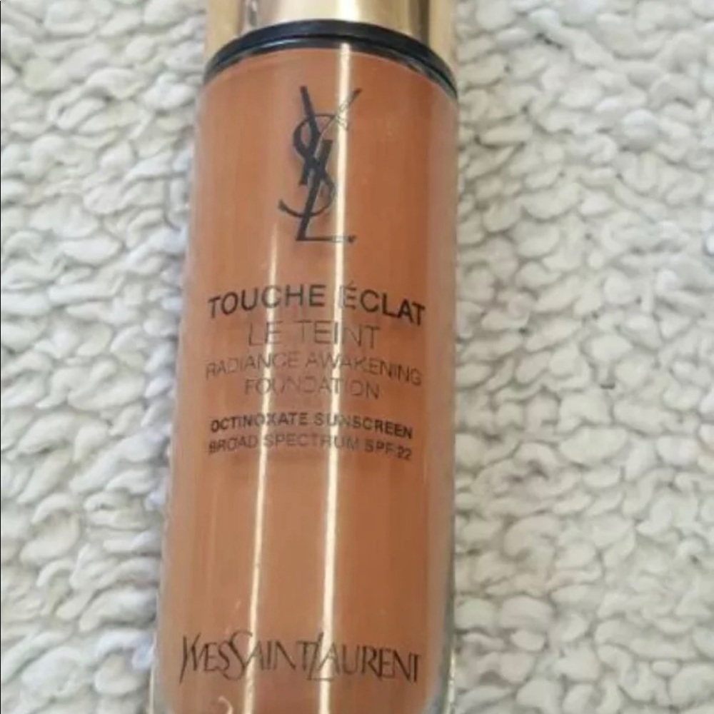 ✨YSL Touché Eclat Radiance Awakening Foundation✨