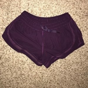 Lululemon shorts size 6