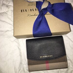 LIKE NEW BURBERRY WALLET