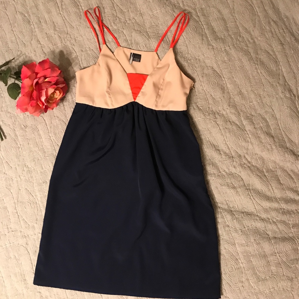 Lightweight colorblock dress