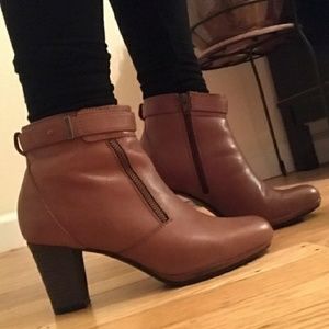 *final markdown* Adorable booties