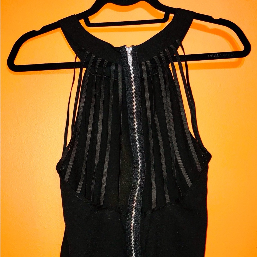 L8TER ADORABLE STRAPPED BACK ZIPUP TOP!