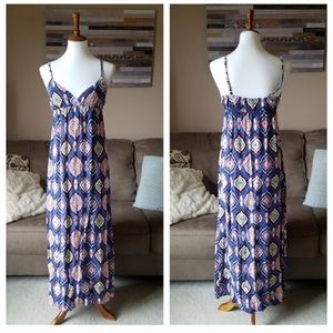 Forever 21 Blue Diamond Print Maxi Dress Forever 21 Blue Diamond Print Maxi Dress