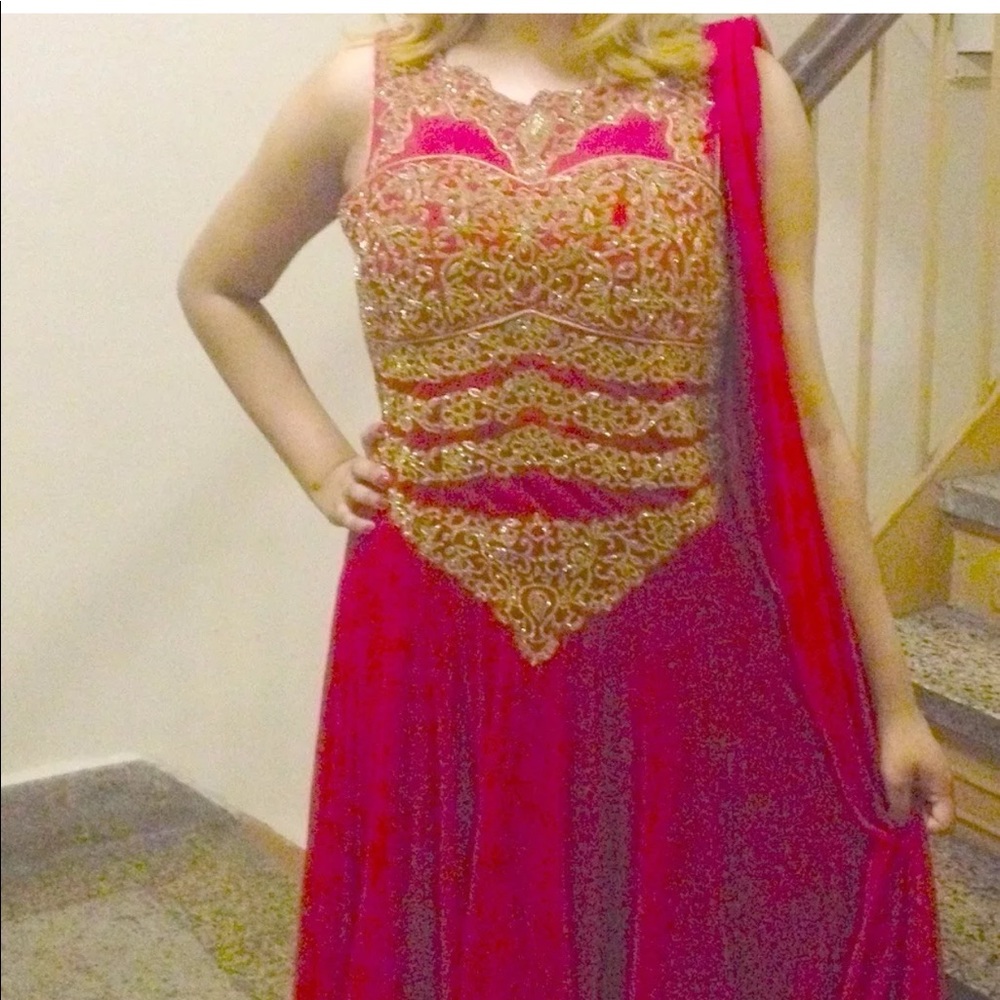Designer Gown Salwar Kameez / Lehanga Hybrid♥️👛