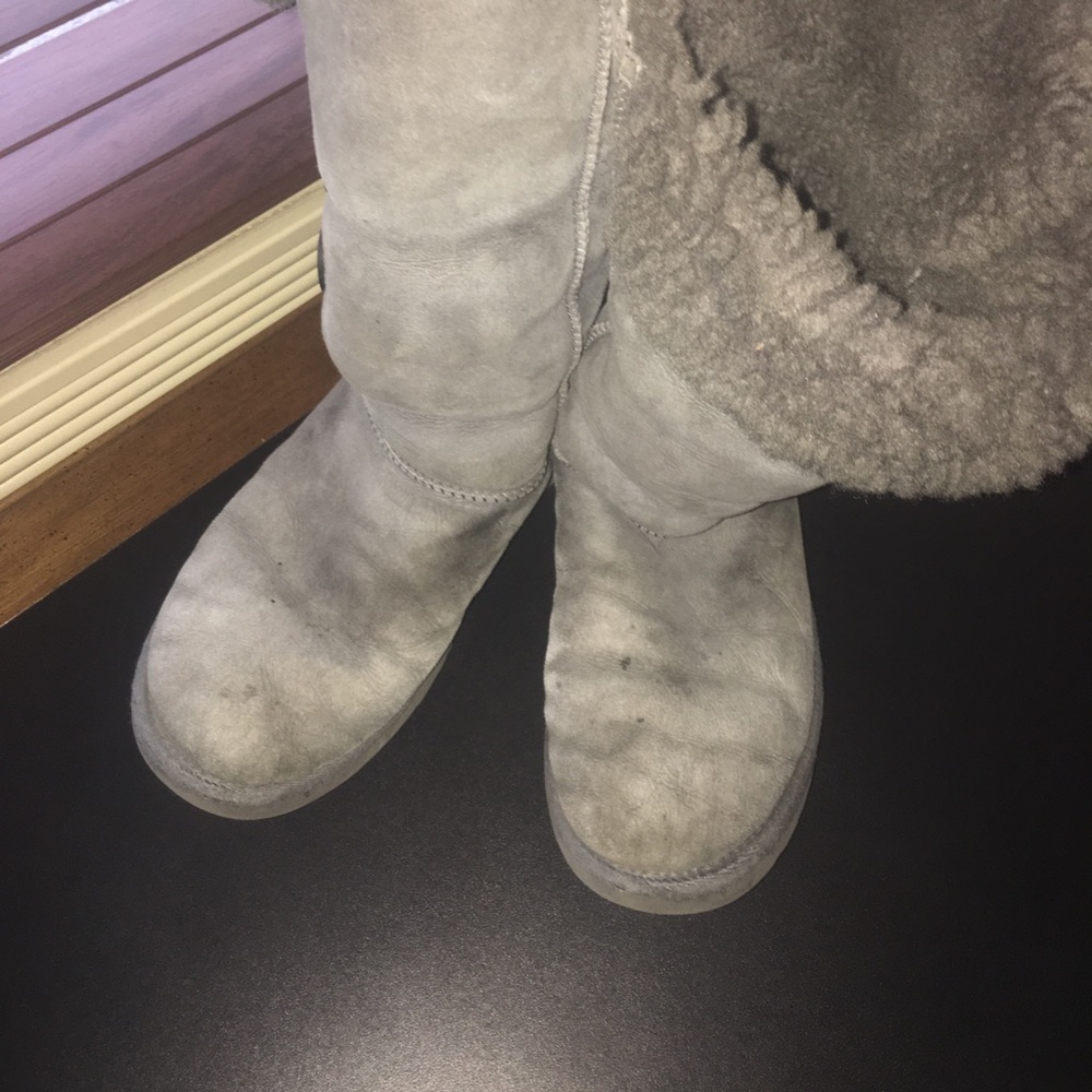 Grey button uggs
