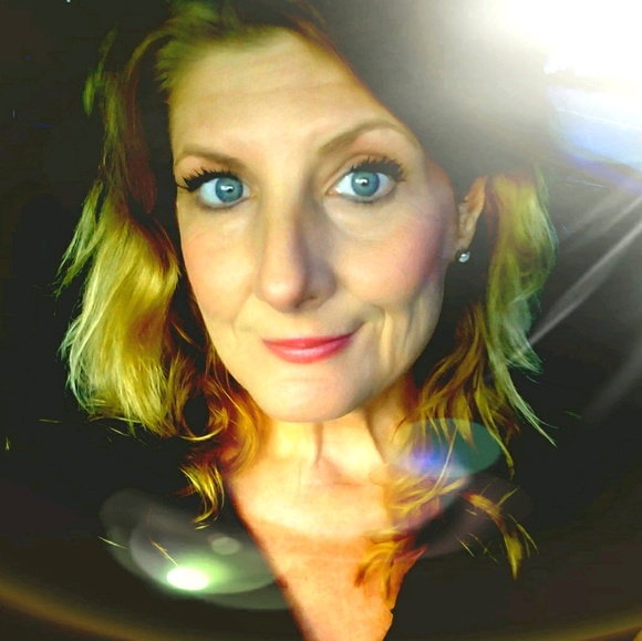 Meet your Posher, Tami - Picture 1 of 1