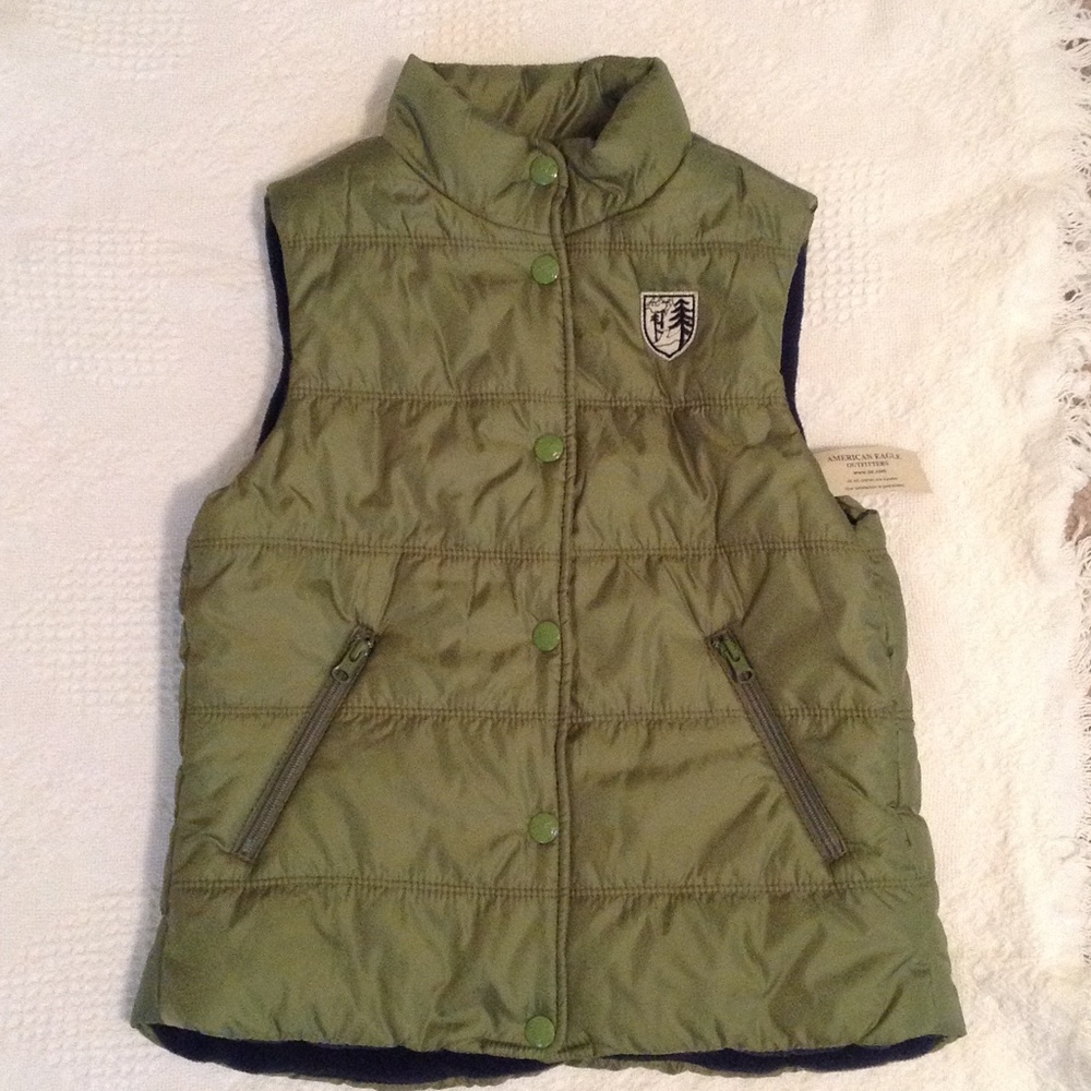 American Eagle puffer vest