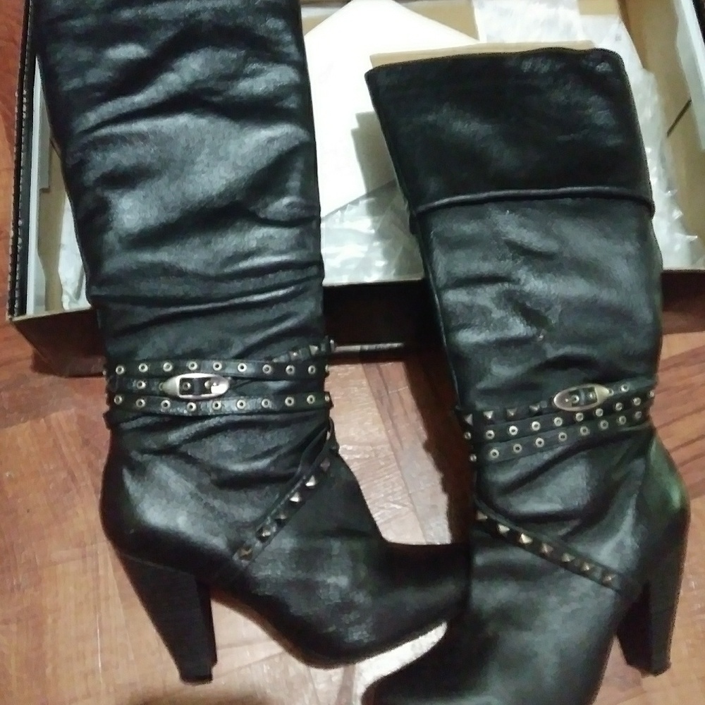 High heel boots