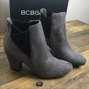 🍁NIB BCBGeneration Dark Grey Ankle Boots, 7.5 🎀