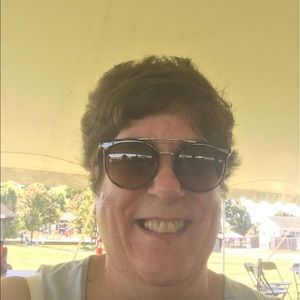 Meet your Posher, Debby