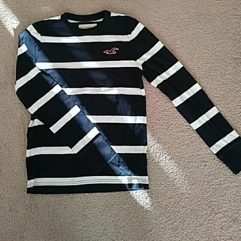Hollister long sleeved shirt