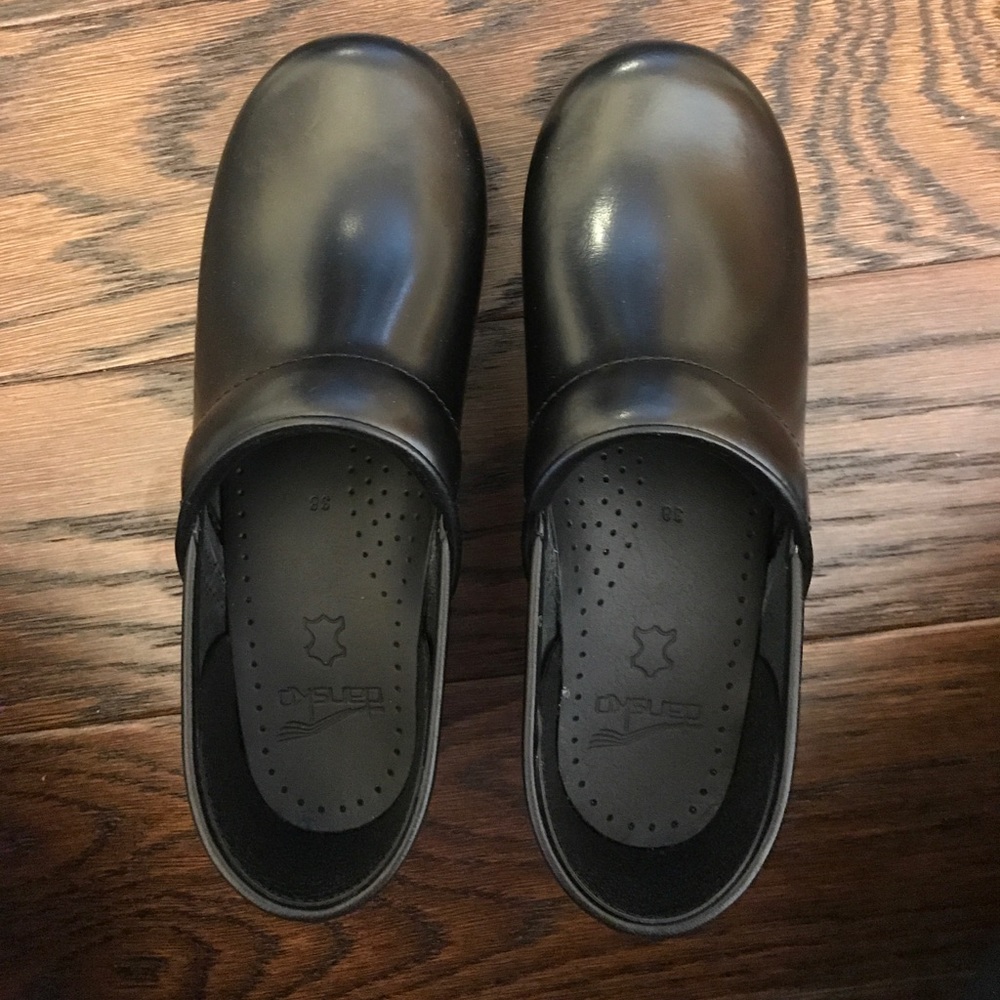 Dansko Professional Cabrio leather clogs-black