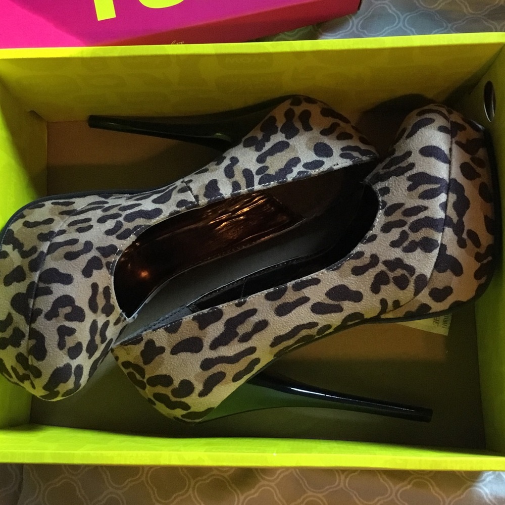 Charlotte Russe Leopard pattern pumps