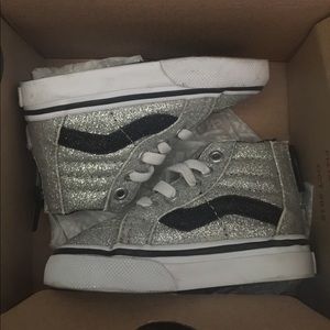 Toddler vans size 4