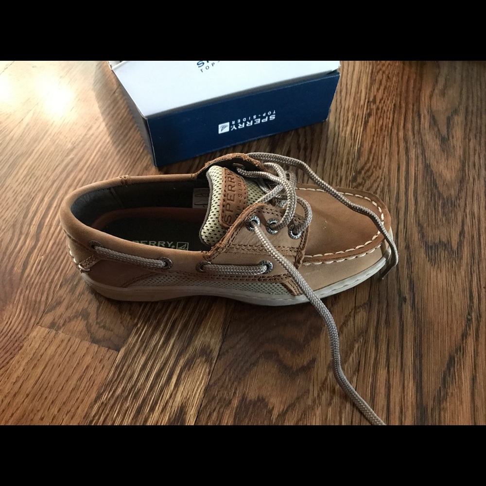 Sperry kid shoe
