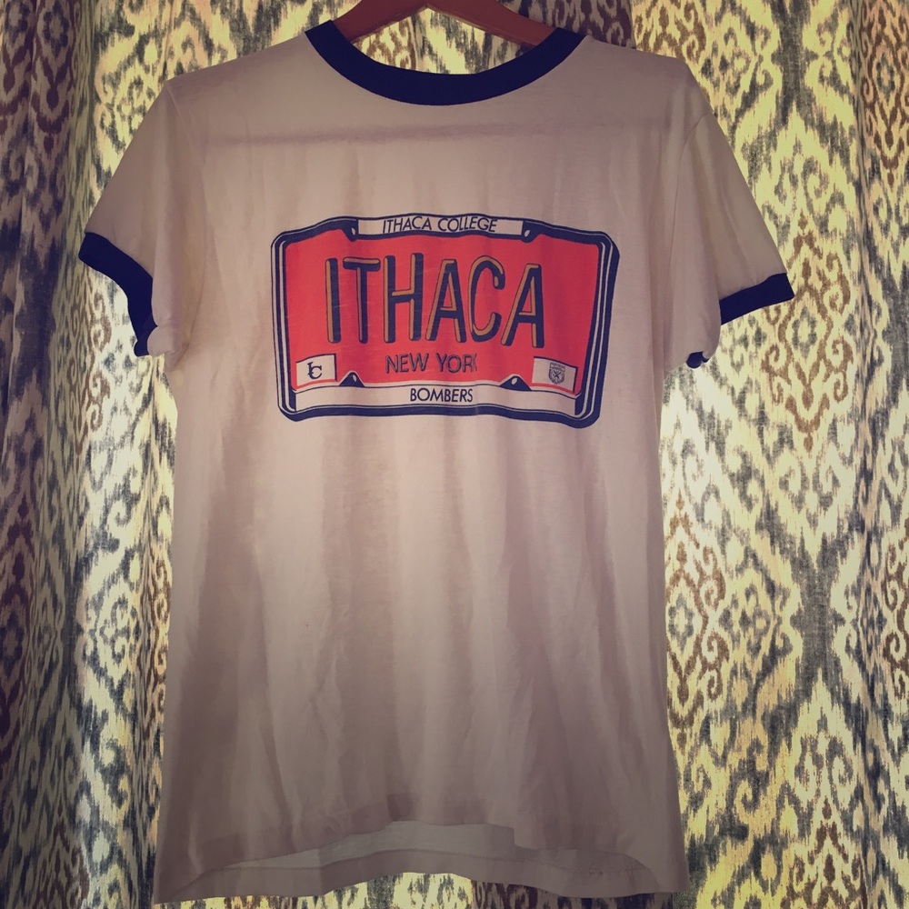 Vintage Ithaca college t-shirt