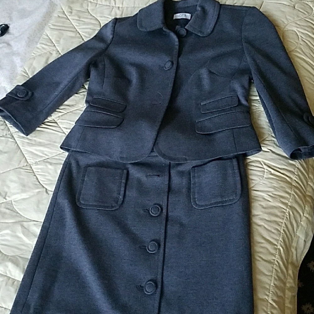 Smart tailored mini skirt suit-6 Pettit