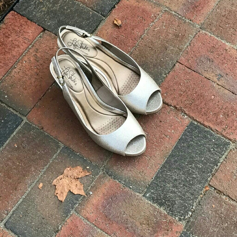 Life Stride Gold sparkly/glitter/sparkle shoes