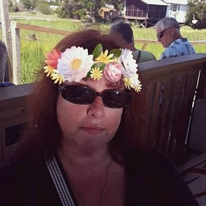 Meet your Posher, Carrie