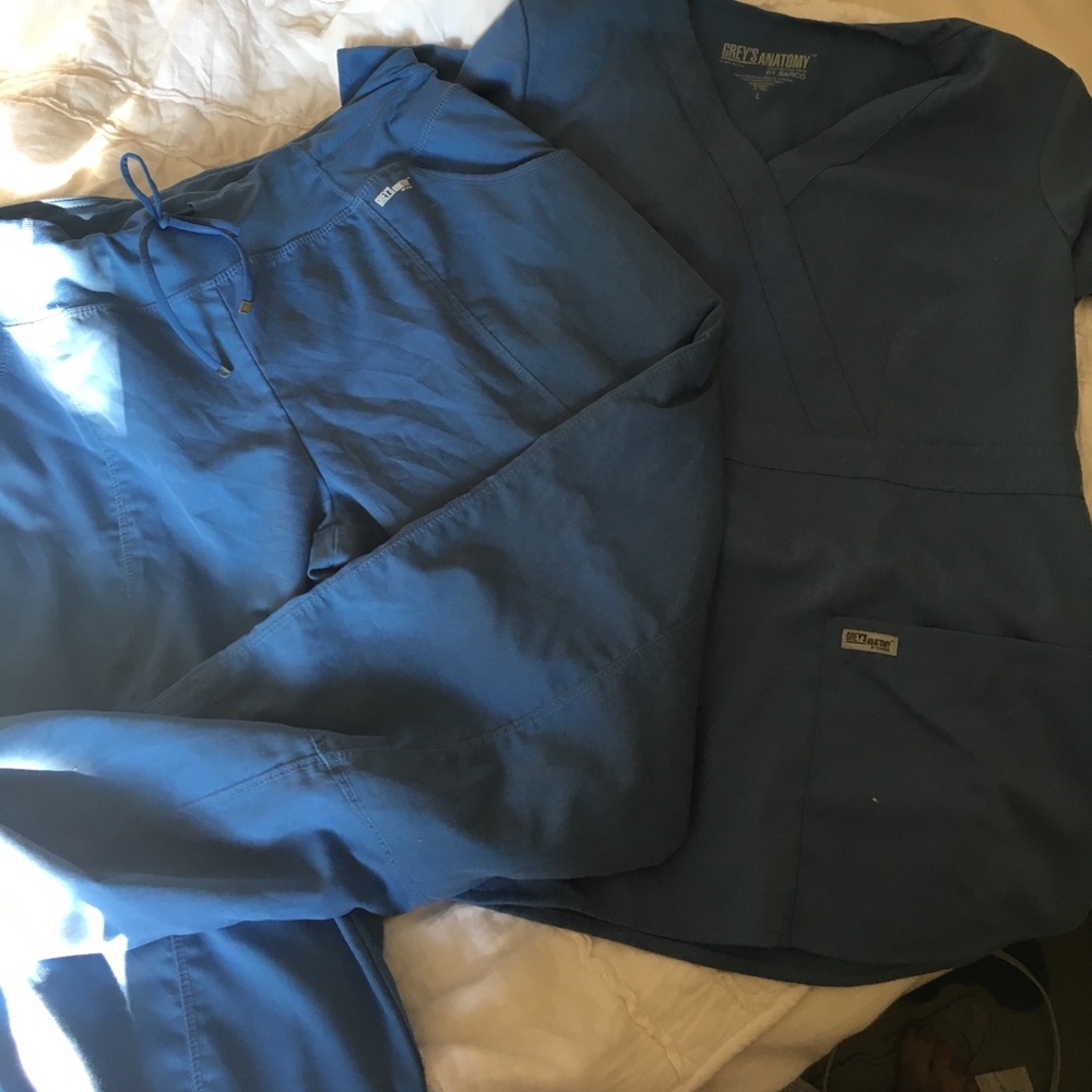 NWOT Greys anatomy scrub set-L/LGT