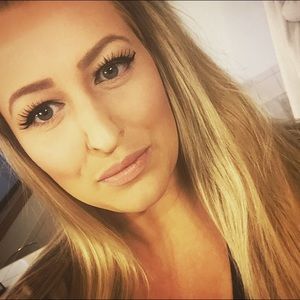 Meet your Posher, Holly