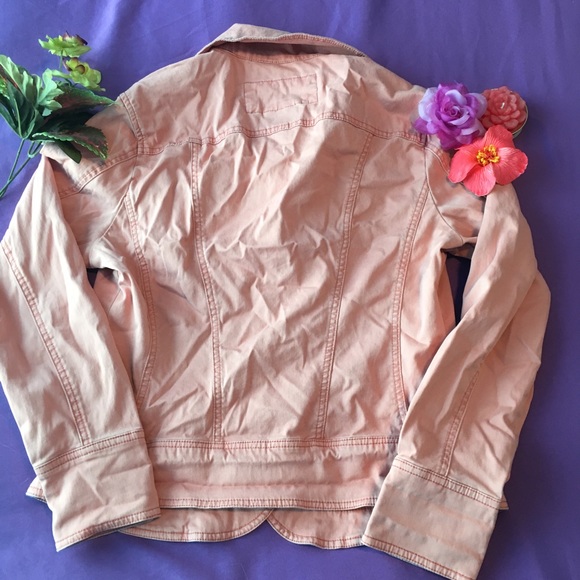 Light pink jean jacket - Picture 2 of 5