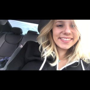 Meet your Posher, Candice