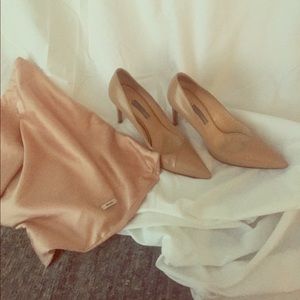 Prada Glossed Textured Leather Pumps Prada Glossed Textured Leather Pumps