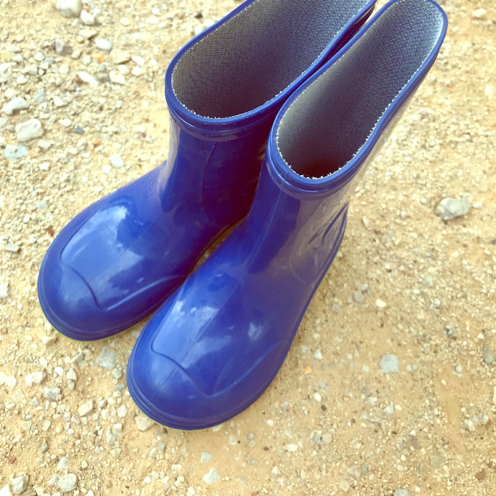 Size 10 child’s rain boots 🔶