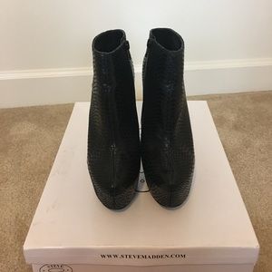 Steve Madden Viral Black Snake