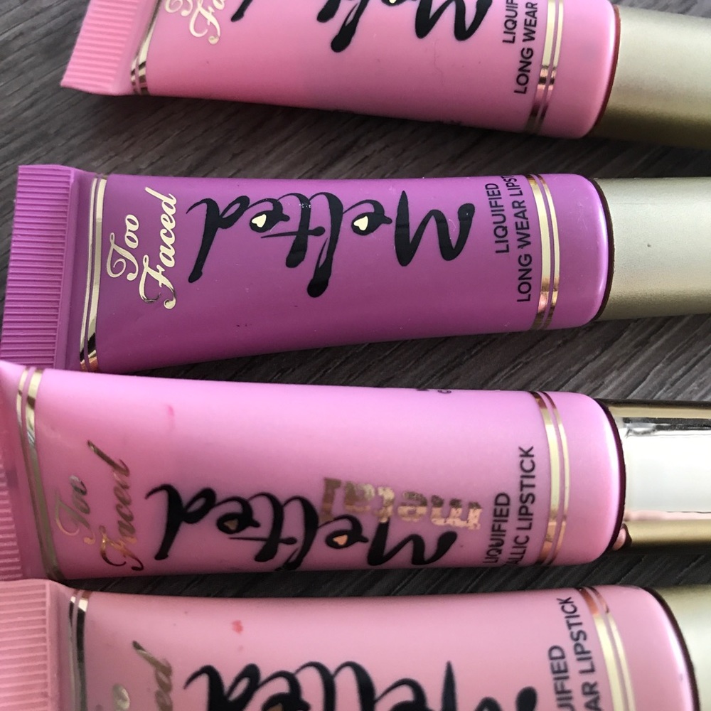 Too faced set