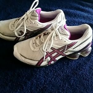 Asics women's shoes sz 9