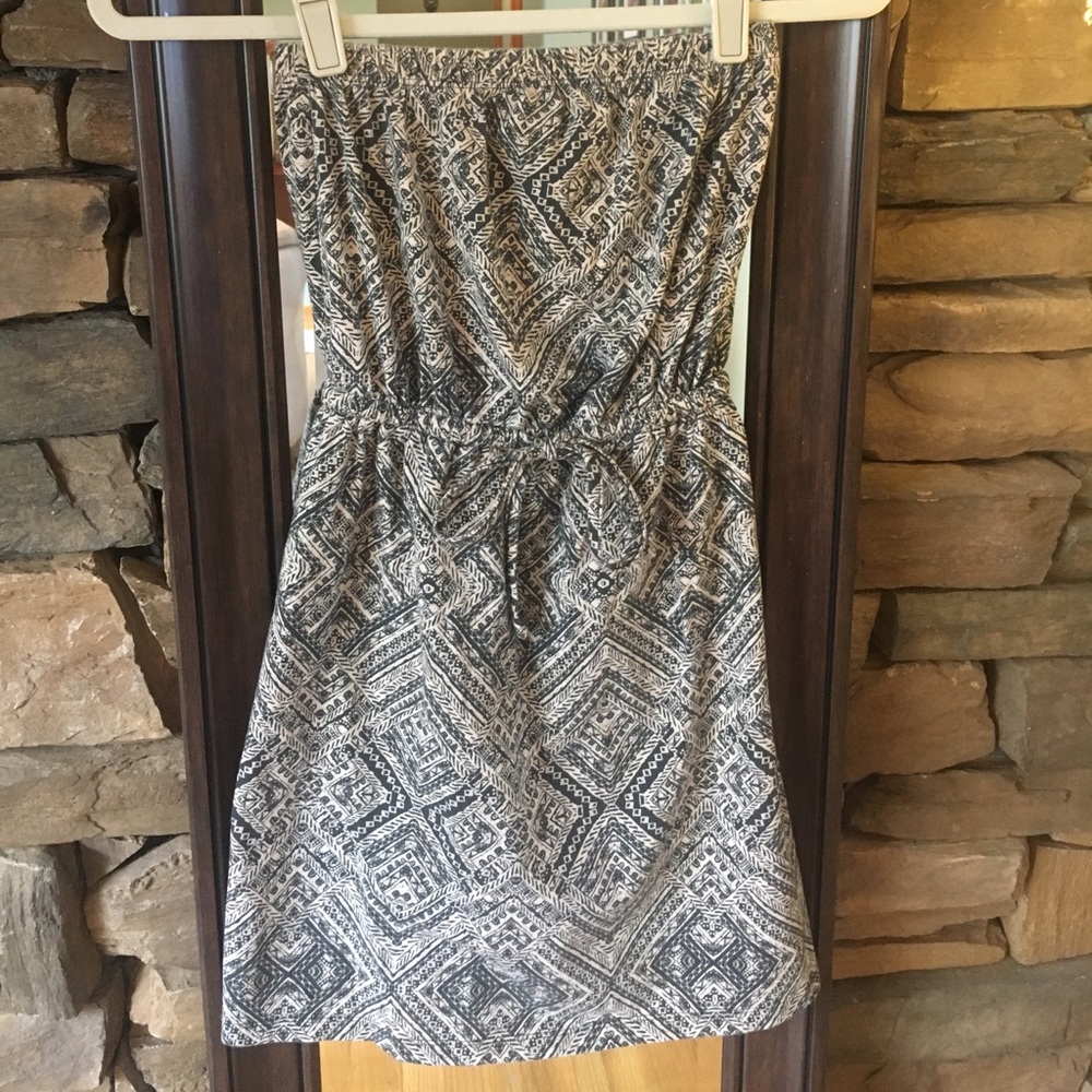 Tribal pattern strapless dress