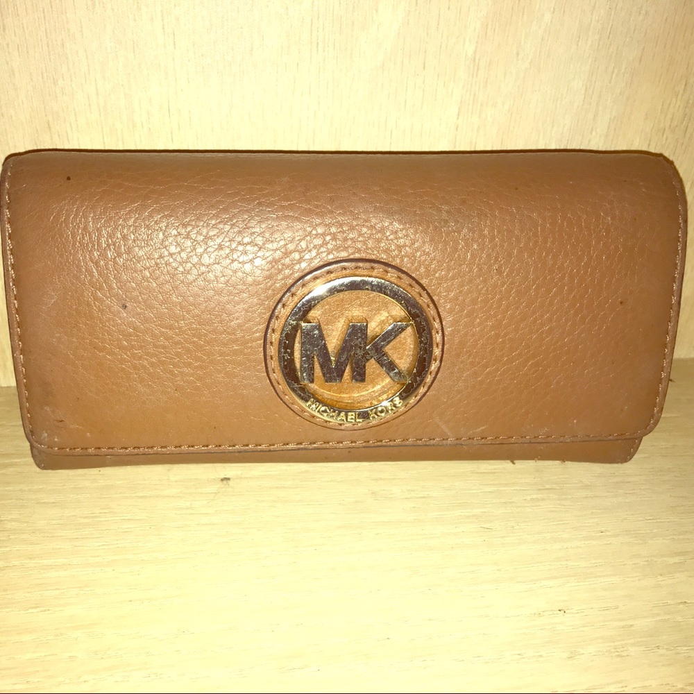 Michael Kors Fulton carryall wallet!
