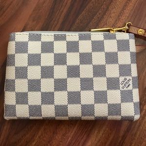 Knock off Louis Vuitton wristlet