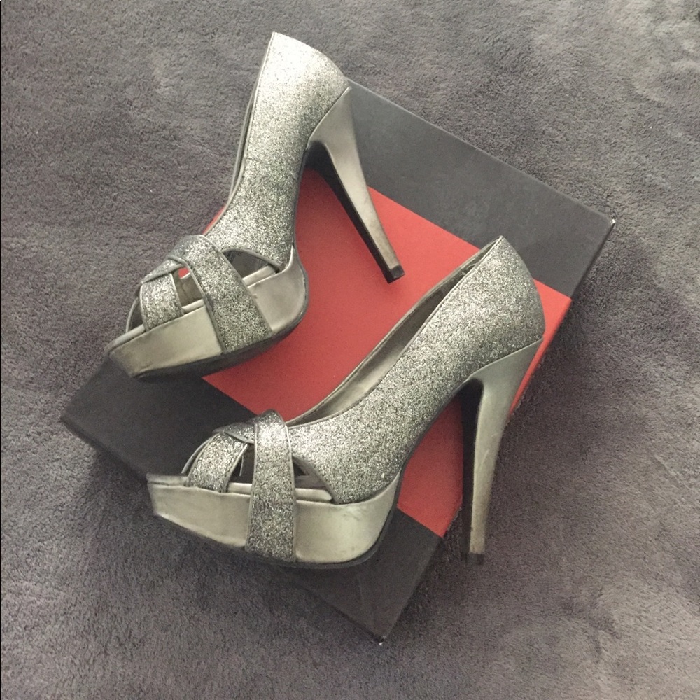 Grey (pewter) sparkle G by Guess platform heels