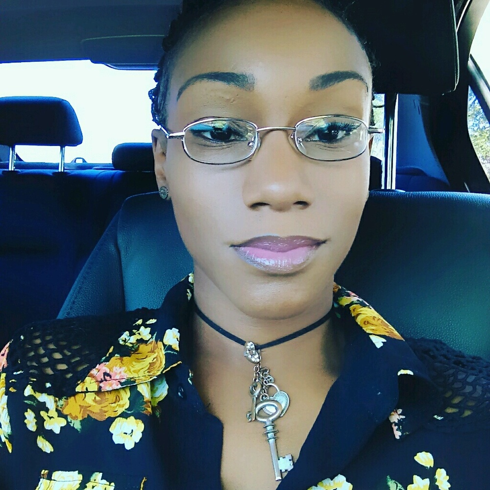 Meet your Posher, Yolanda
