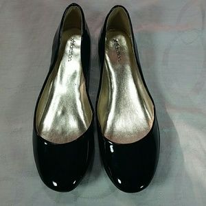 Xhilaration Flats Size 8