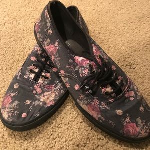 Black Floral Lo-Rise Vans