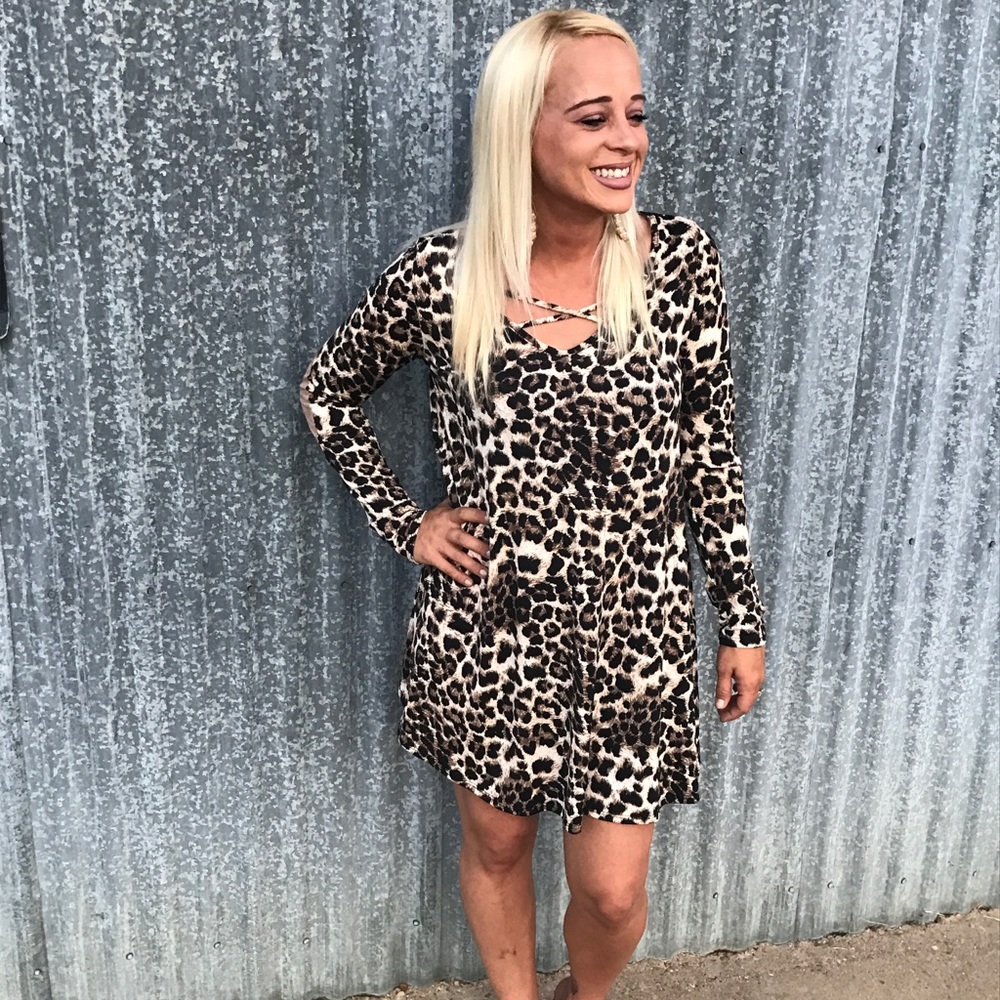 Leopard criss cross dress with pockets