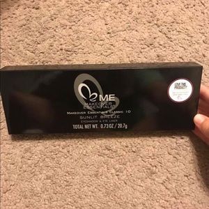 makeover essentials eyeshadow