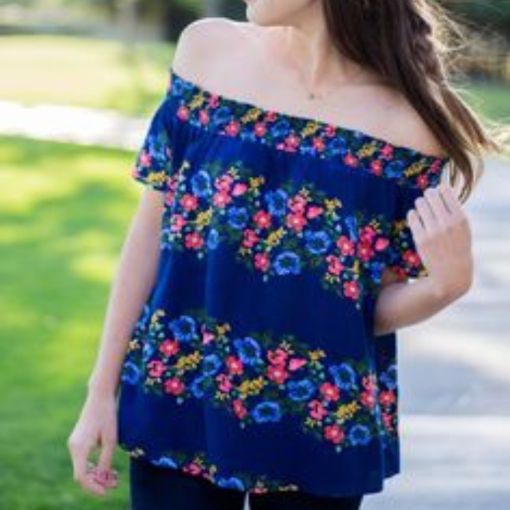 NWT Old Navy Off Shoulder Floral Top Never Worn!