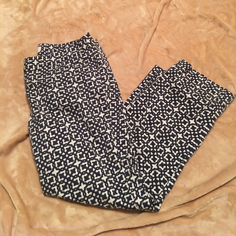 Laundry by Shelli Segal Geometric Capri Pant