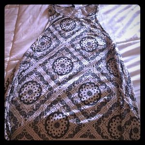 Large black white flowy tank by Divided