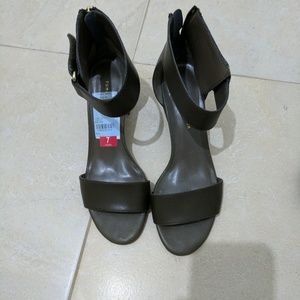 Tommy Hilfiger zip up sandal