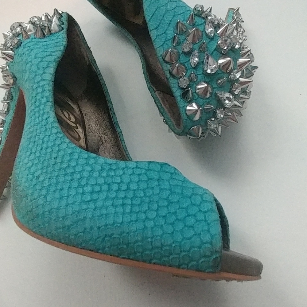 DONATED Sam Edelman Lorrisa Studded Pumps sz 7 - Picture 2 of 8