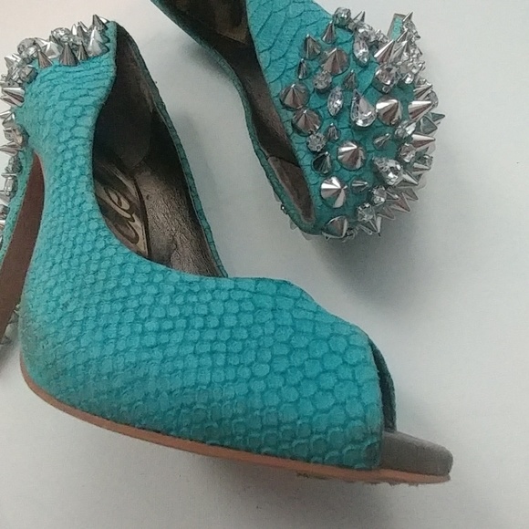 DONATED Sam Edelman Lorrisa Studded Pumps sz 7 - Picture 2 of 8